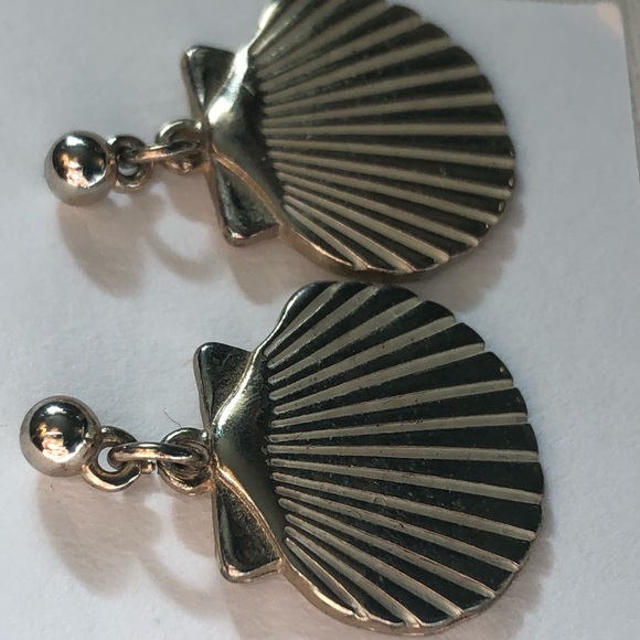 🐚 Shell earrings! 🐚 - Picture 3 of 4